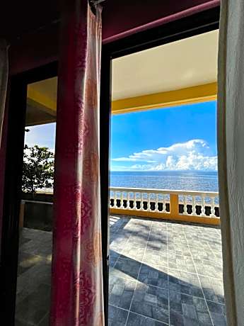 Deluxe Double Room with Balcony and Sea View