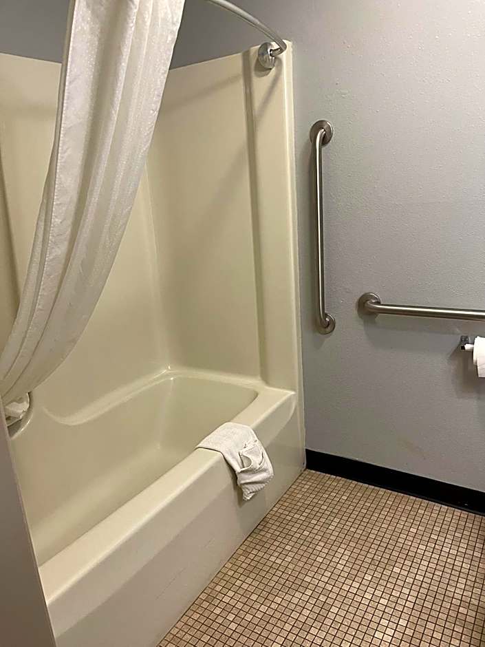 Quality Inn Frontier At U.S. Hwy 30