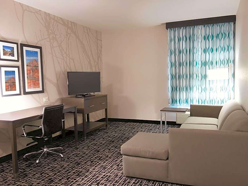 La Quinta Inn & Suites by Wyndham Pampa