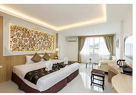 Grand Deluxe Room with Jacuzzi