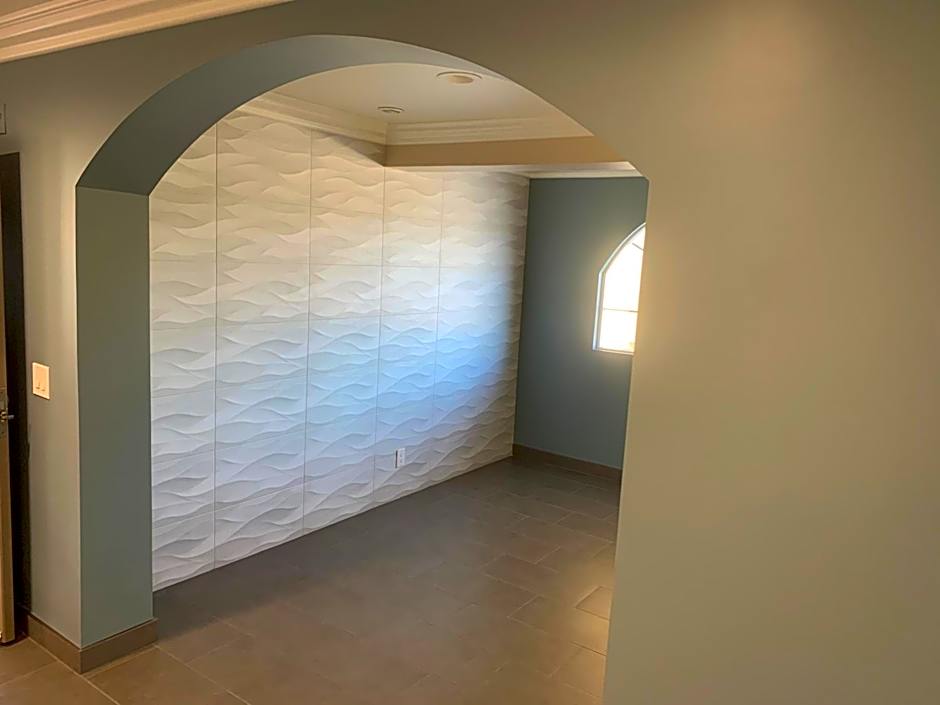 Industry Inn & Suites