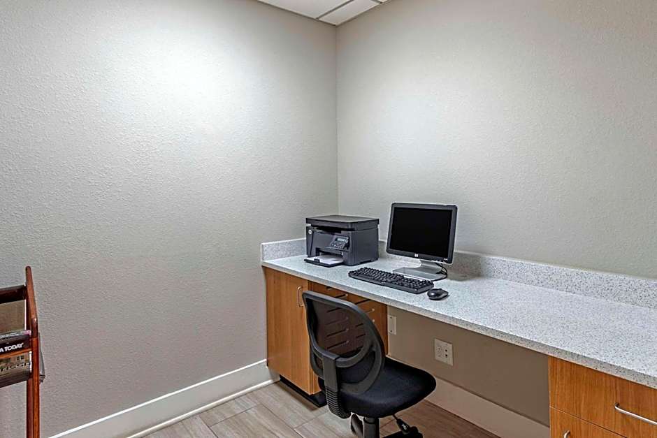 Quality Inn & Suites Chattanooga West near Lookout Mountain