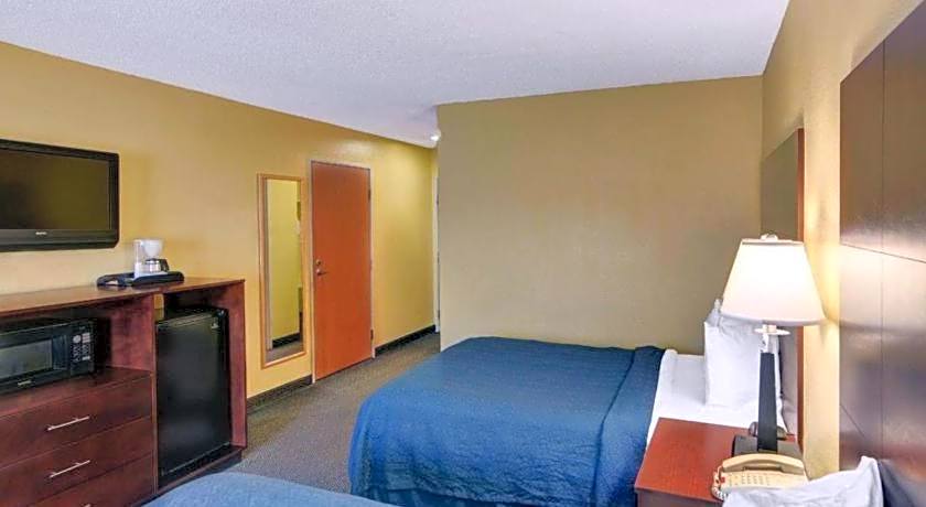 Quality Inn & Suites Grand Prairie South
