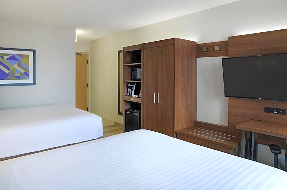 Holiday Inn Express Toronto Downtown By IHG