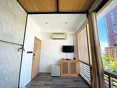 Standard Double Room with Shared Bathroom