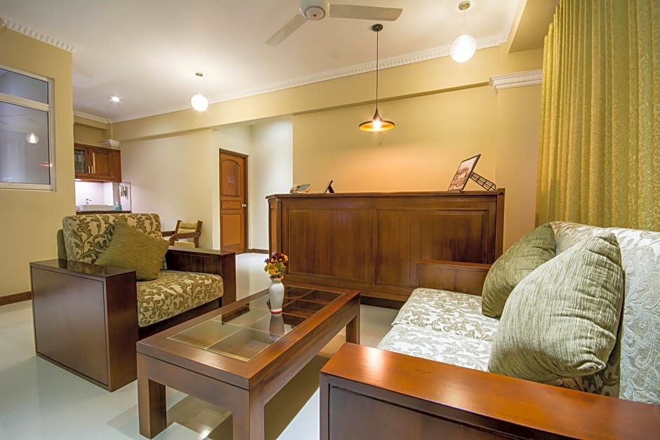 Ceyloni City Hotel