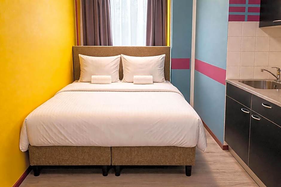 Amsterdam Teleport Hotel