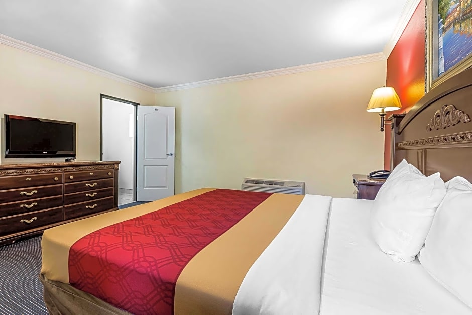 Econo Lodge Long Beach I-405