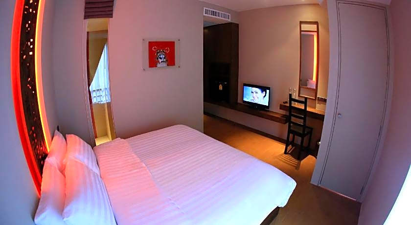 Silom One Hotel
