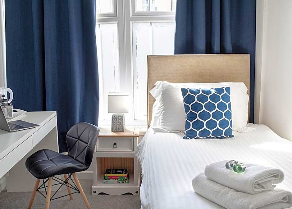 Royal Ashton Townhouse - Taunton