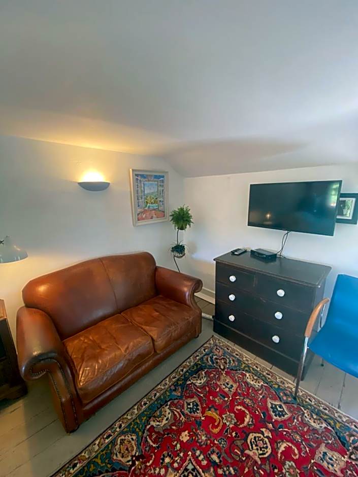 Art House B & B