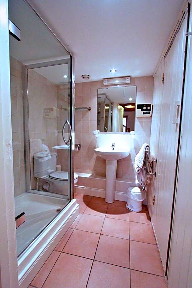 Centre Of Britain Hotel