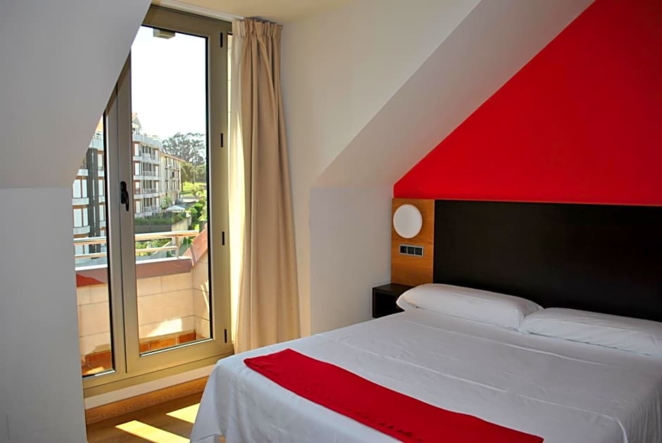Photo 1 of 5 of Small Double Room