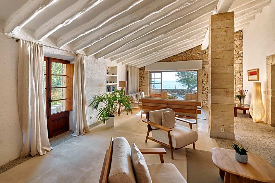 Can Simoneta - Adults Only