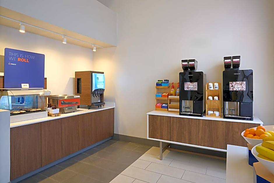 Holiday Inn Express Hotel & Suites Kendall East-Miami By IHG