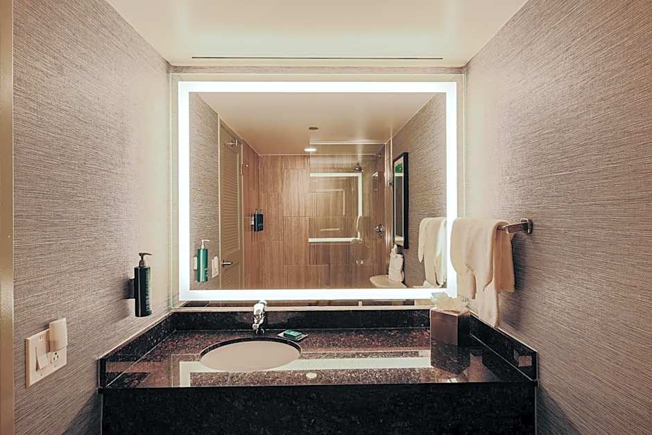DoubleTree By Hilton Guest Suites & Conf. Center Chicago Downers Grove