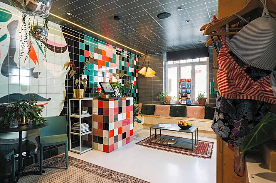 The Green Elephant Hostel & Spa