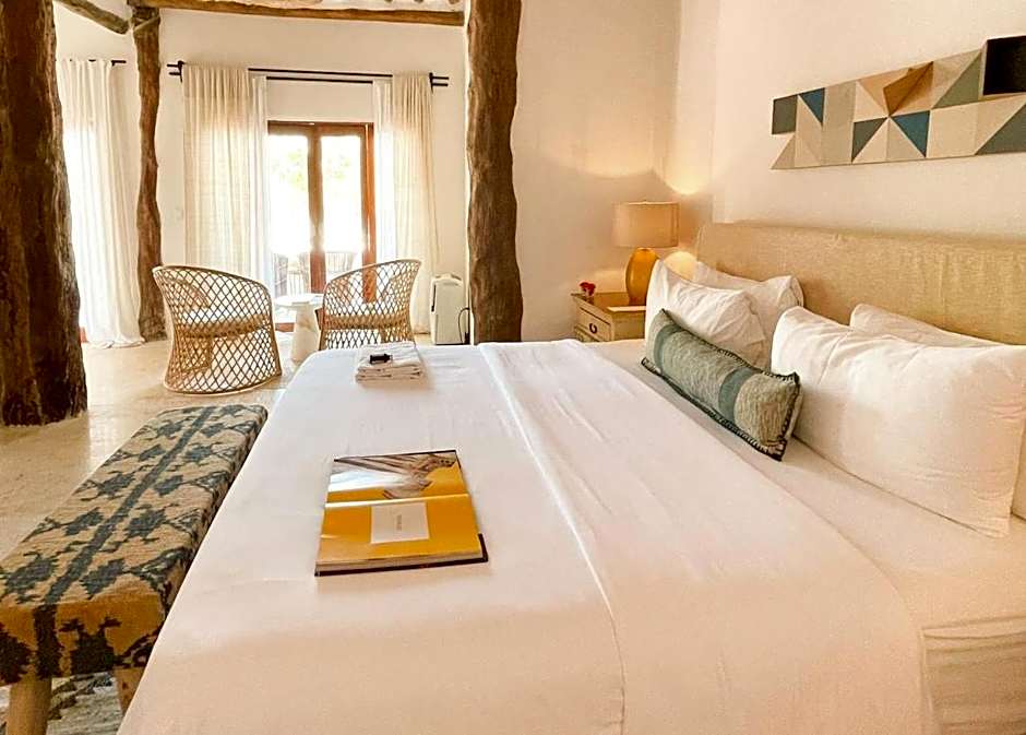 Ser Casasandra Boutique Hotel                                                                    