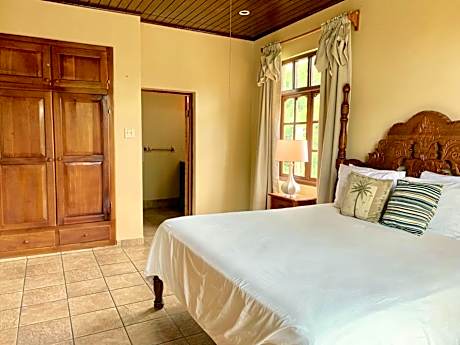 Garden View Deluxe Suite