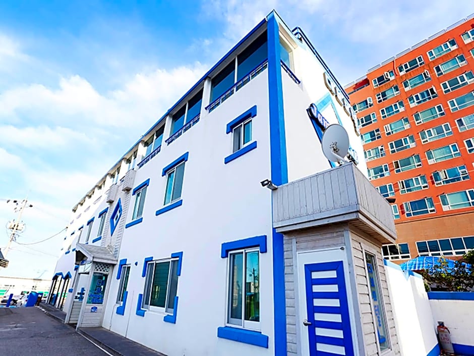 James Blue Guesthouse - Hostel