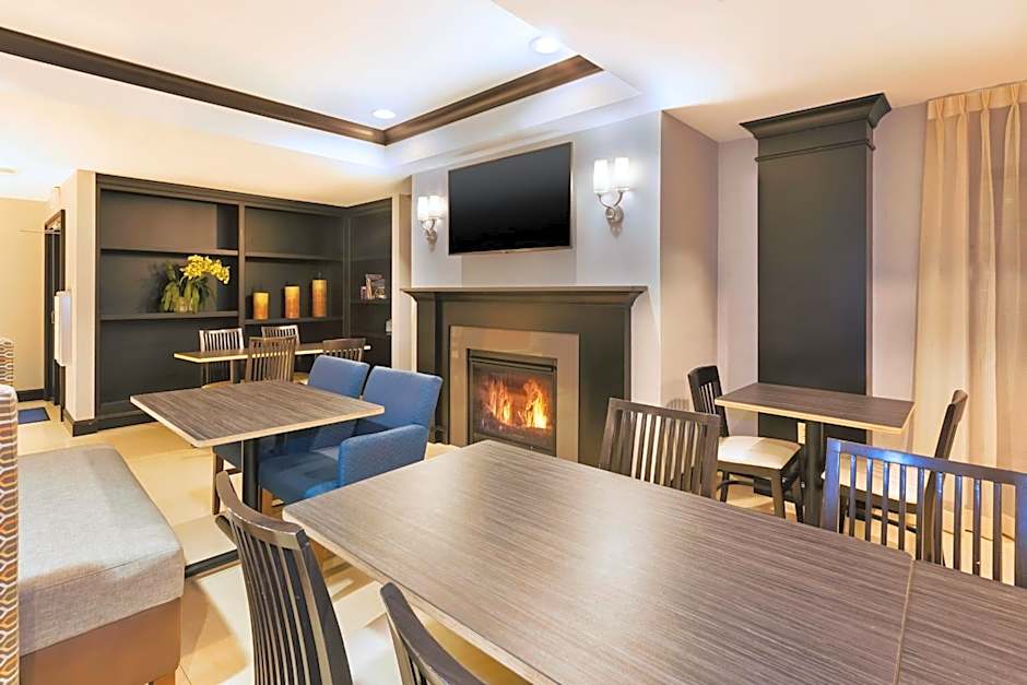 Holiday Inn Express Hotel & Suites Warminster-Horsham By IHG