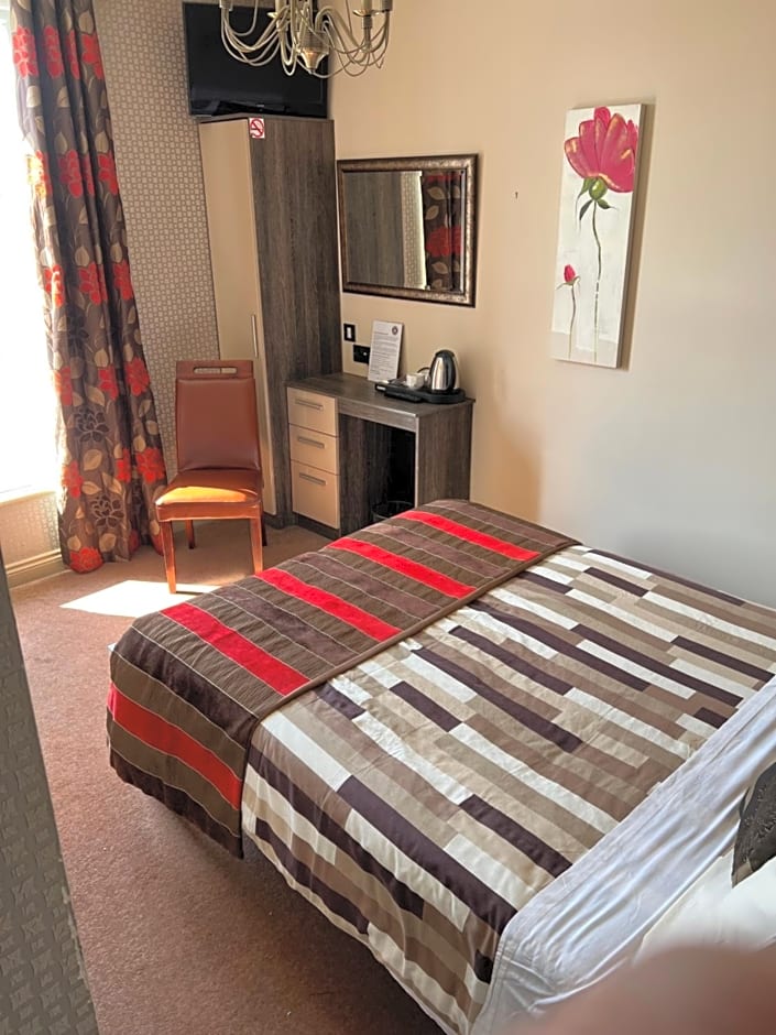 Southport Metro Hotel