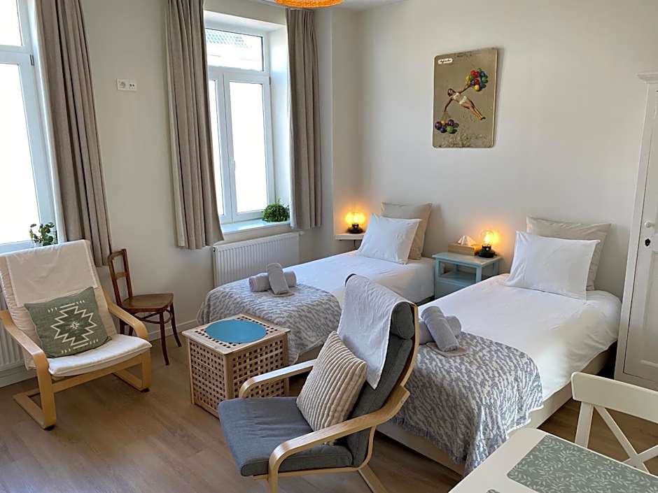 LOGIES-M Comfort Studios Inc Bikes B&B