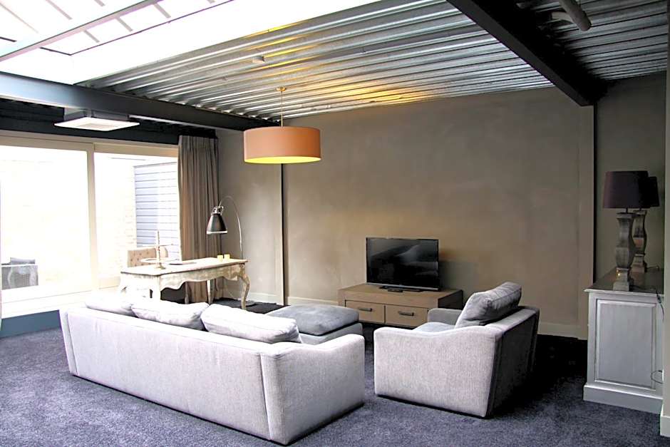 Photo 1 of 2 of Loft