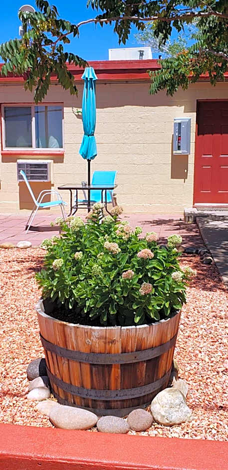 Red Rock Motel and Dam Motel