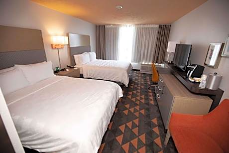 Queen Room with Two Queen Beds - Non-Smoking