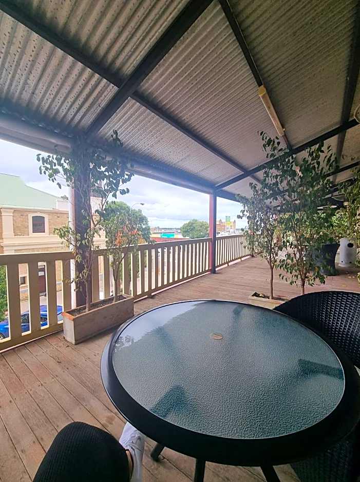 Balcony On Sixth Lodge