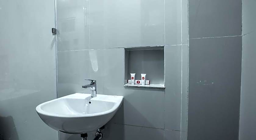 Super OYO 1487 Residence Khoe