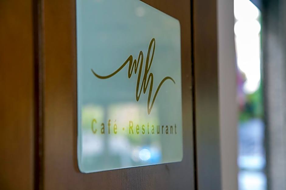 Malak Hotel
