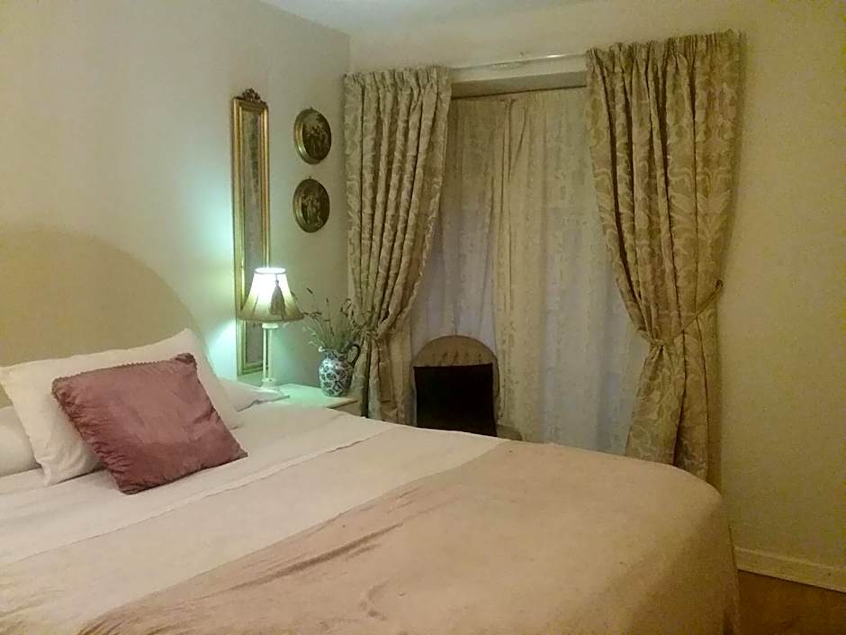 Ashleigh House Bed & Breakfast
