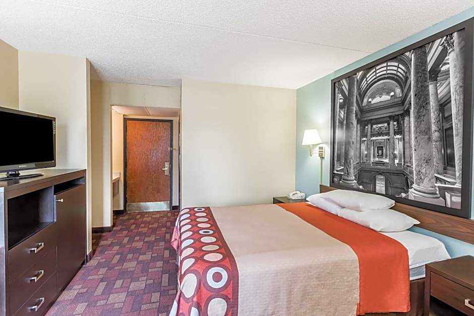 Photo 1 of 5 of 2 Queen Beds, Pet-Friendly