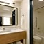 Spark by Hilton Sarasota Siesta Key Gateway