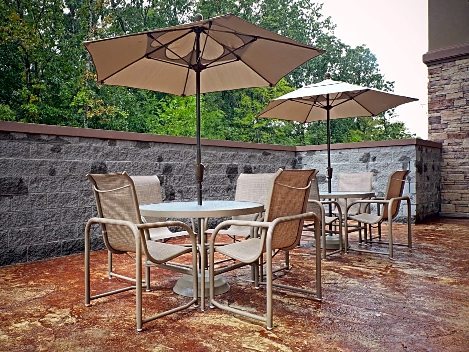 Holiday Inn Express & Suites Maumelle, an IHG Hotel