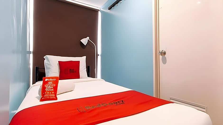 RedDoorz @ Greenview Hotel and Restobar Masbate