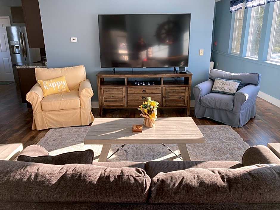 Lakeview Condo at Causeway Marina