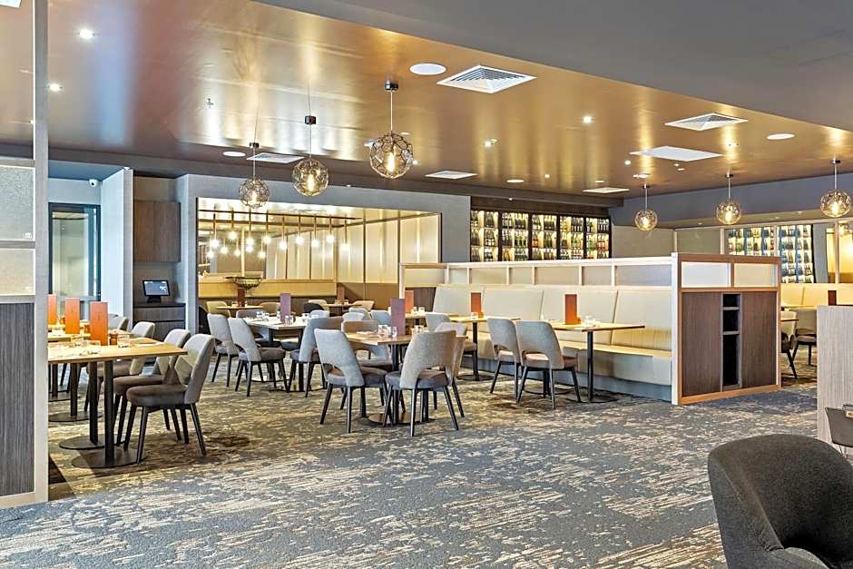 QUALITY HOTEL LAKESIDE