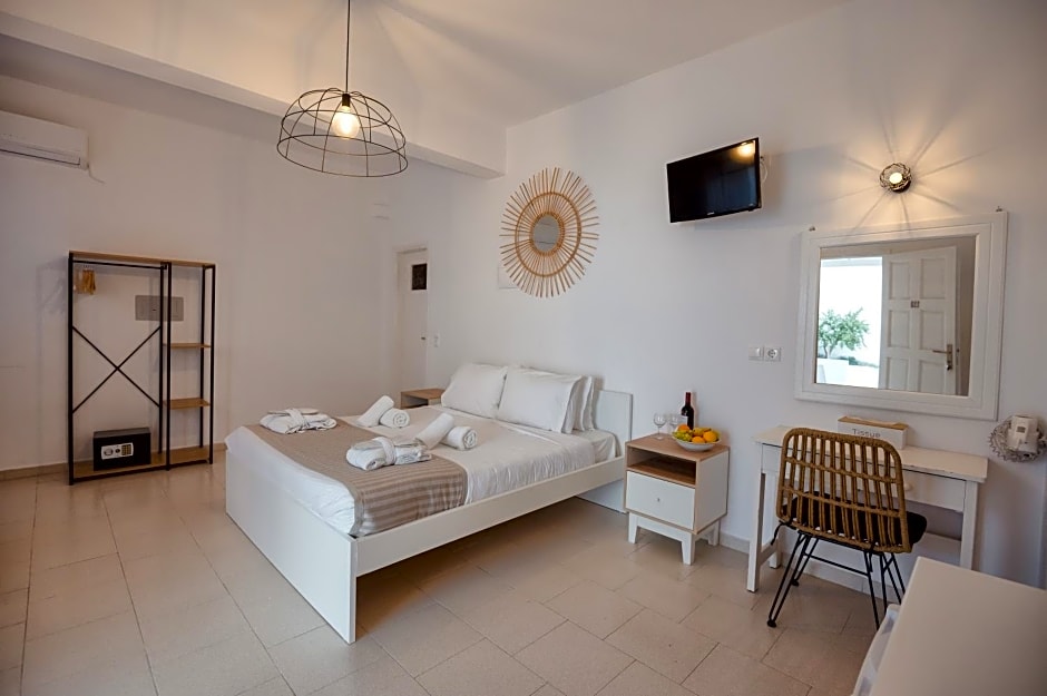 Aspro Phos Santorini Hotel