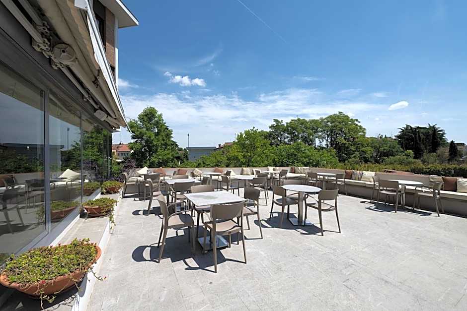 Porta Altinia Suites