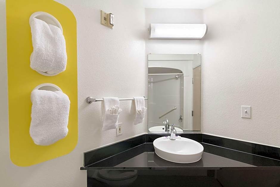 Motel 6-Hillsboro, TX