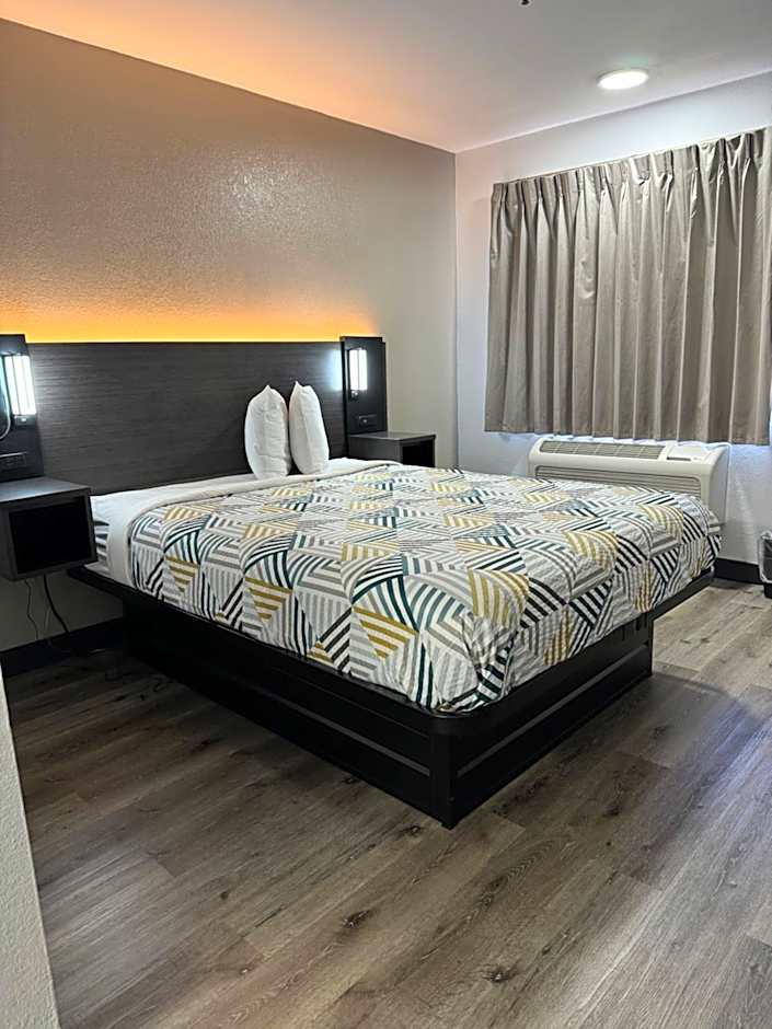 Motel 6-Bradenton, FL