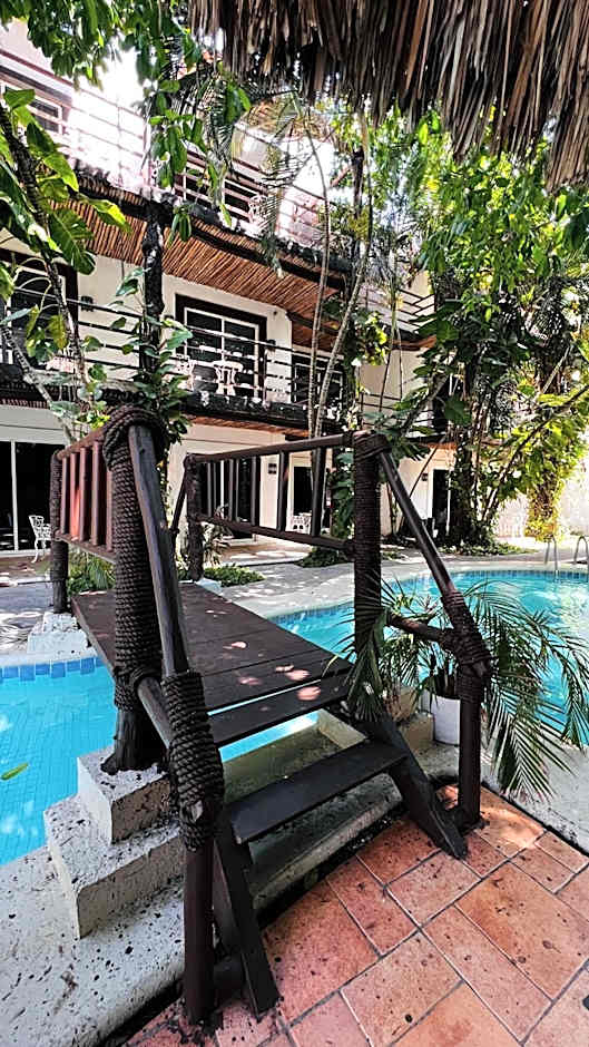 Mayan Art Hotel 10 Avenue