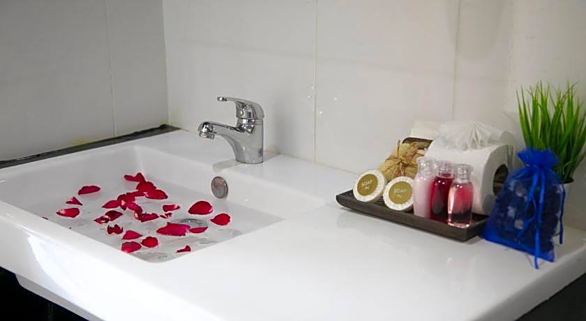 West Key Kamala Apartment