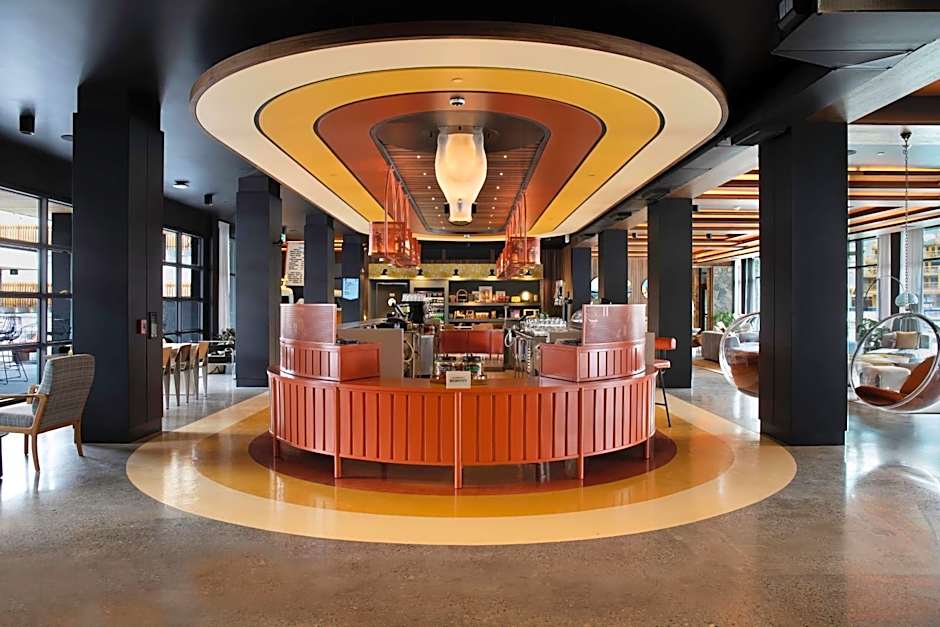 Moxy Banff