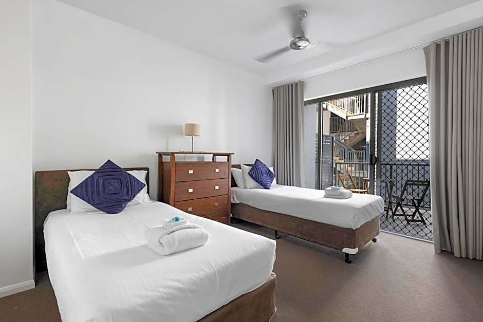 Beaches on Lammermoor Apartments