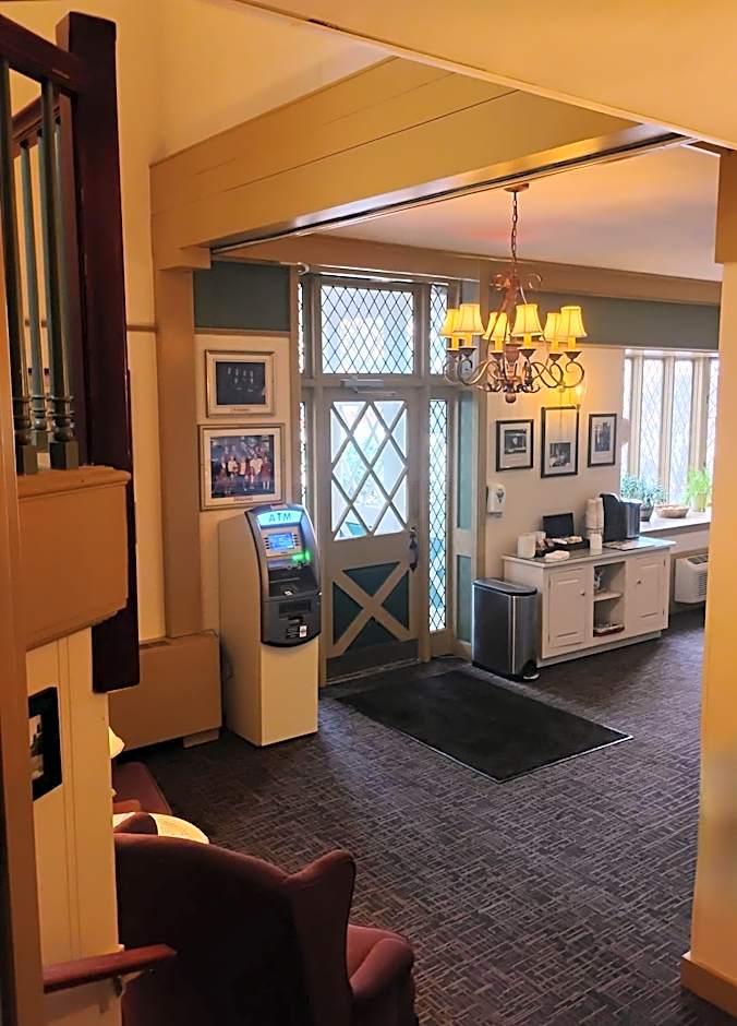 Lamies Inn & The Old Salt Tavern