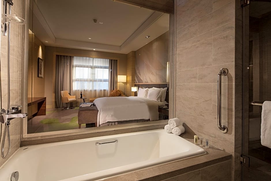 Holiday Inn Qingdao Expo